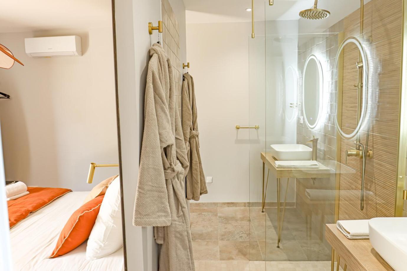 Les Gites De Laure - L'Eden Romantique, Chambres Hotes, Spa Prive, Couloir De Nage, Adults Only Malves-en-Minervois Exterior photo