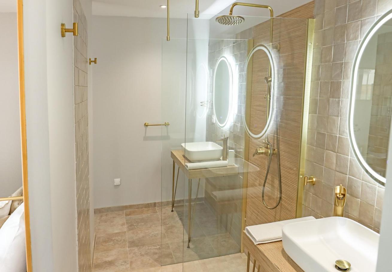 Les Gites De Laure - L'Eden Romantique, Chambres Hotes, Spa Prive, Couloir De Nage, Adults Only Malves-en-Minervois Exterior photo